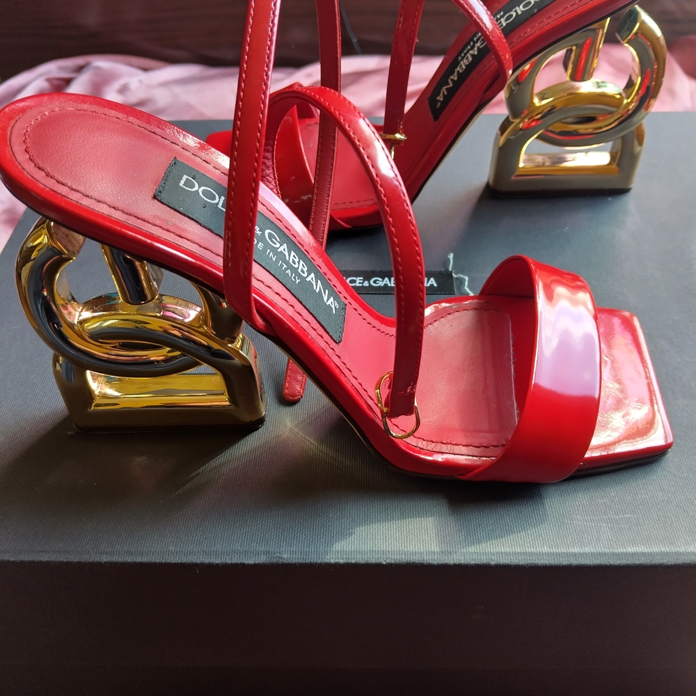 Dolce & Gabbana Red Heels with Gold Sculpted Heel